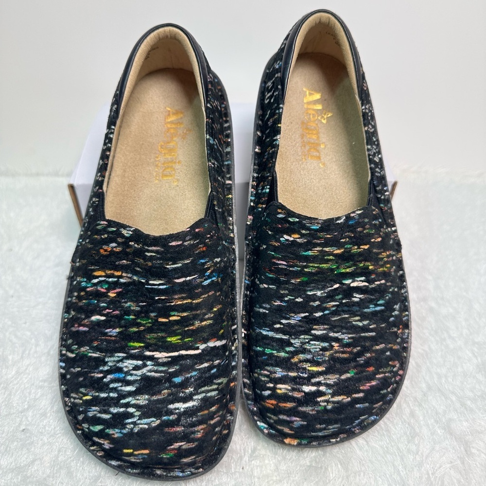 Alegria Black Mules & Clogs with Glossy Finish 🦋 - Picture 6 of 10